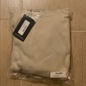 PrettyLittleThing Tops - NWT cream sweatshirt XS PrettyLittleThing Tops - NWT cream sweatshirt XS